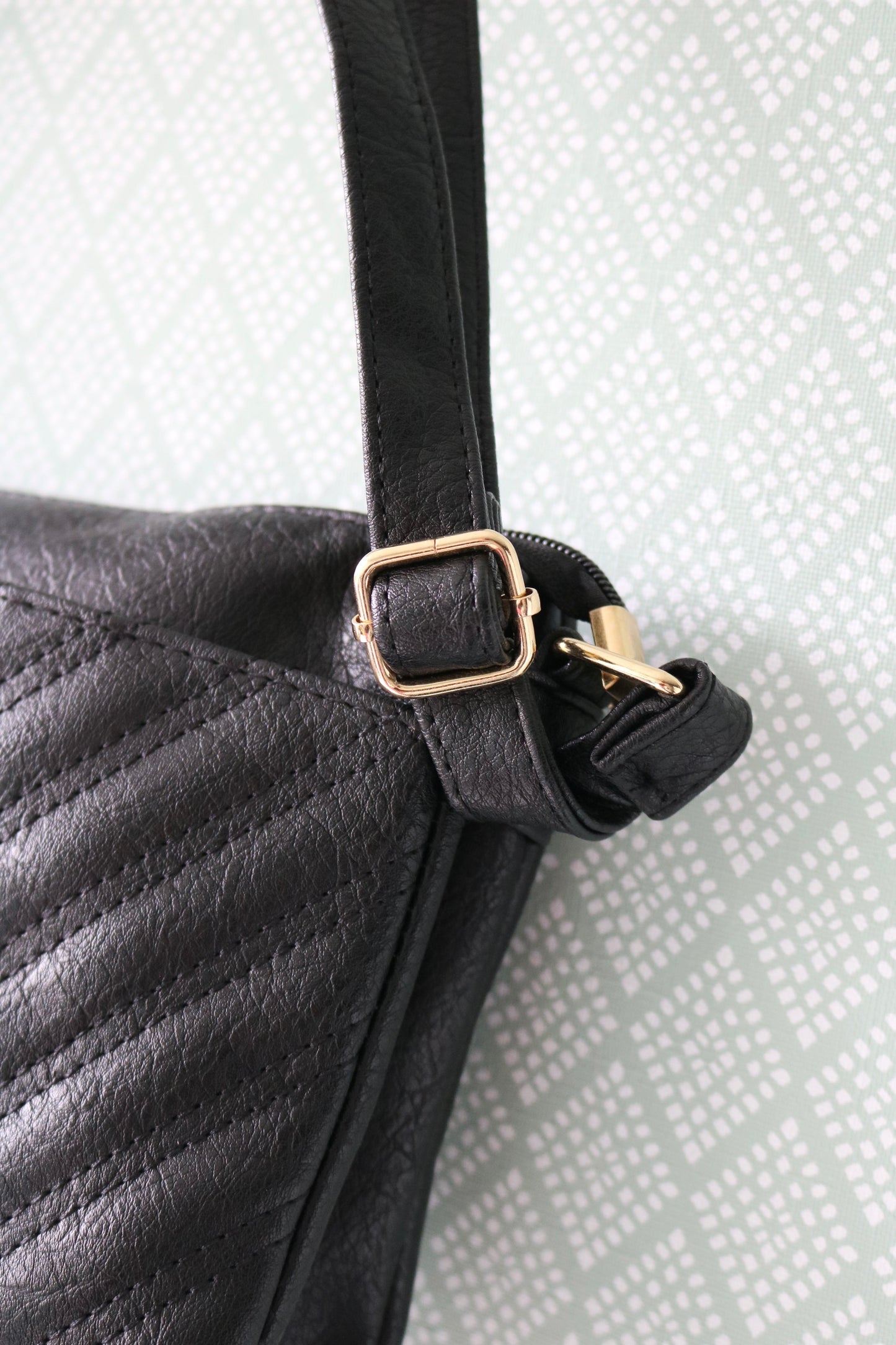 Kleine handtas - V inspired