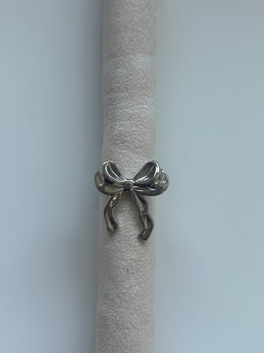 Big bow ring