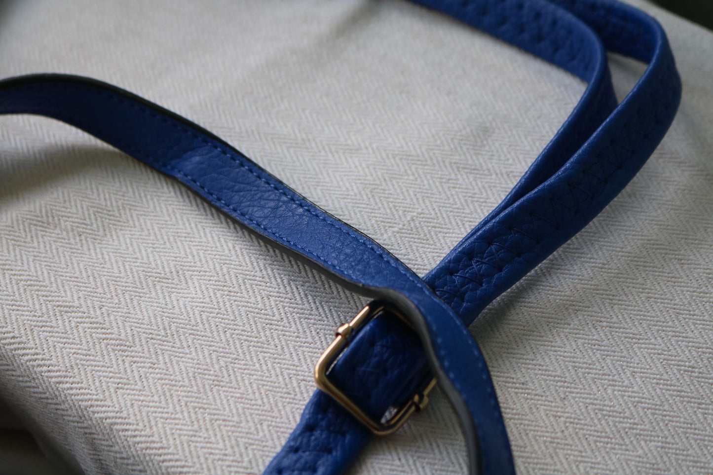Schoudertas met gouden ketting