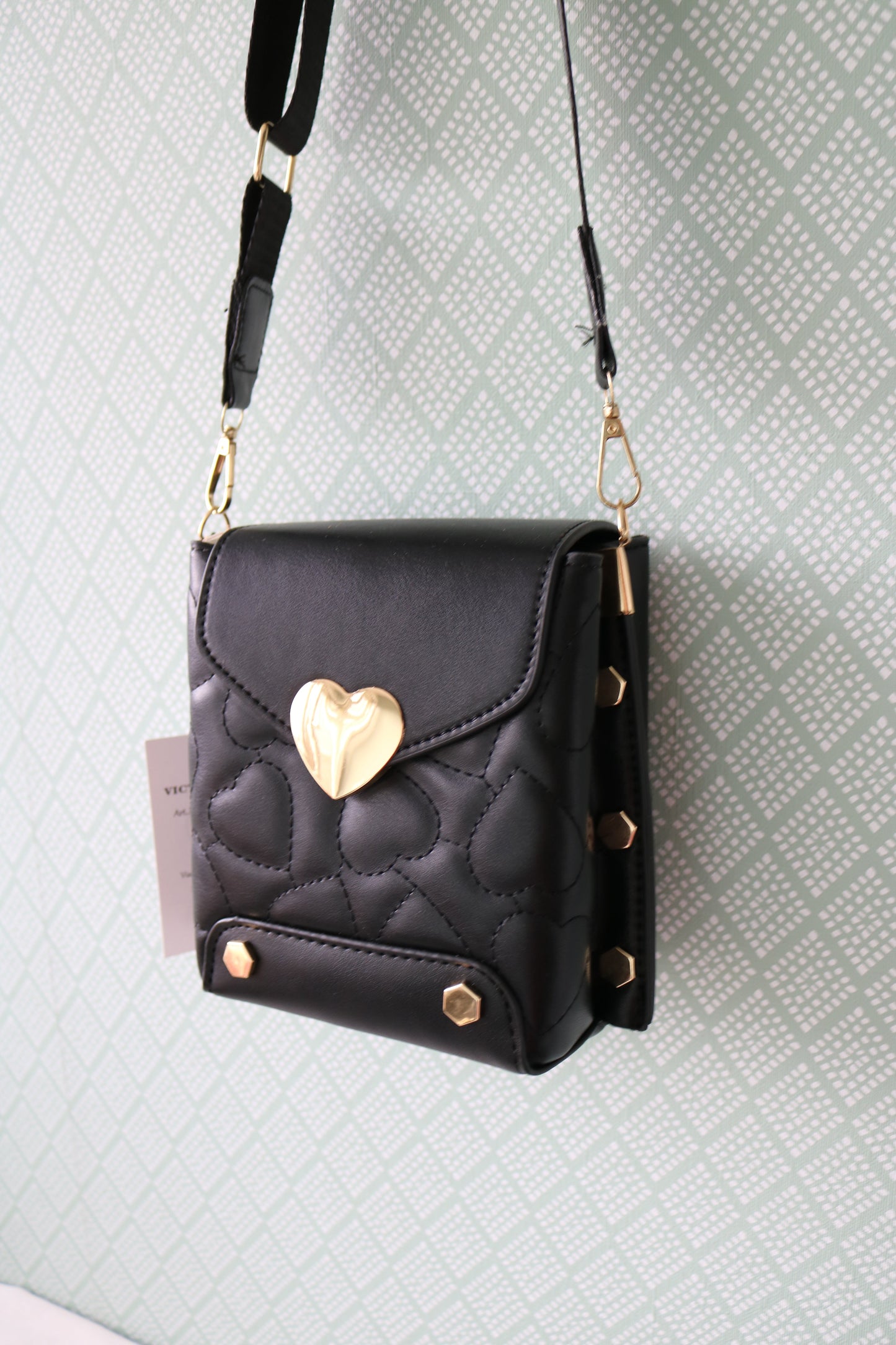 Sturdy heart bag