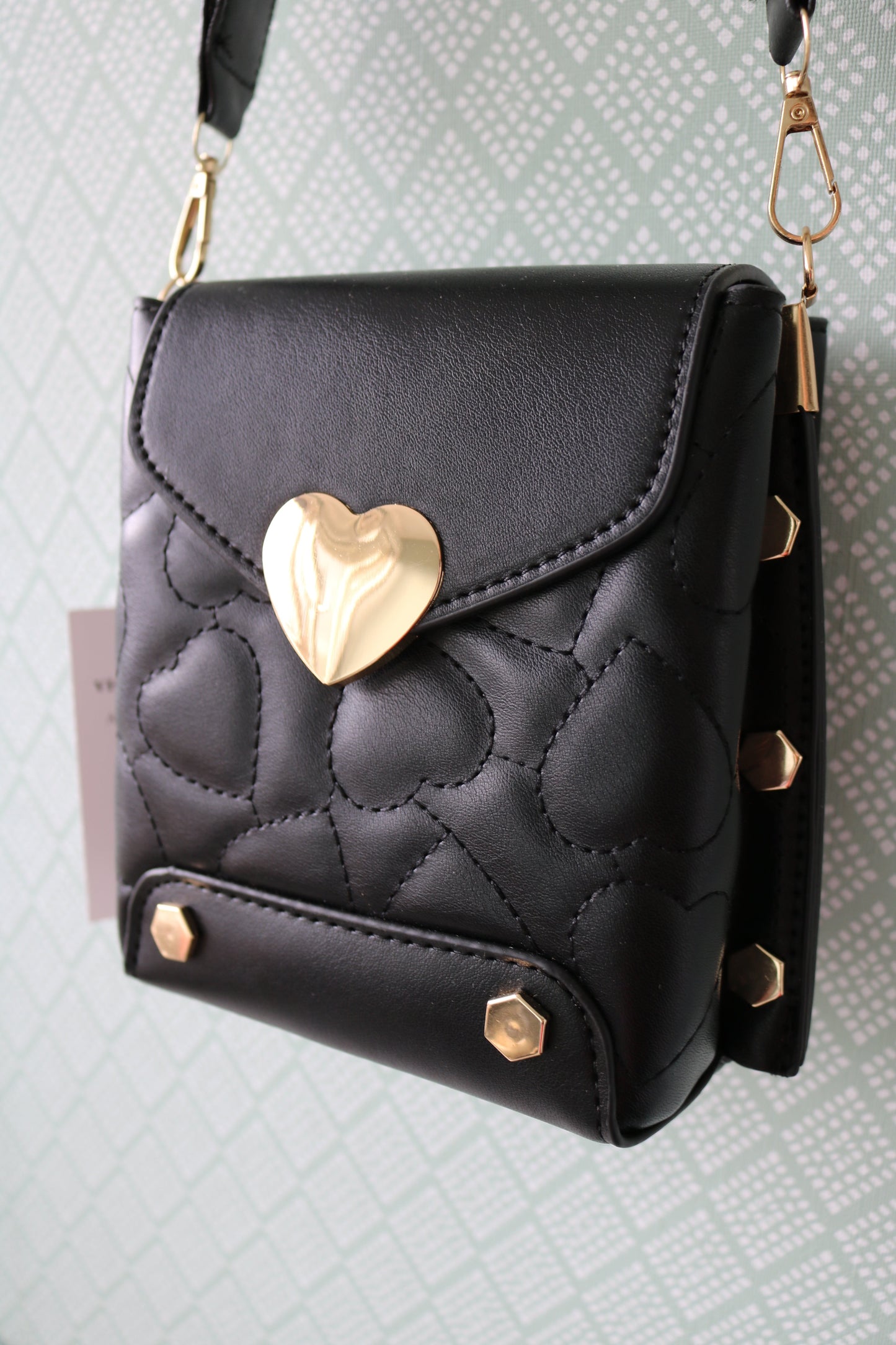 Sturdy heart bag