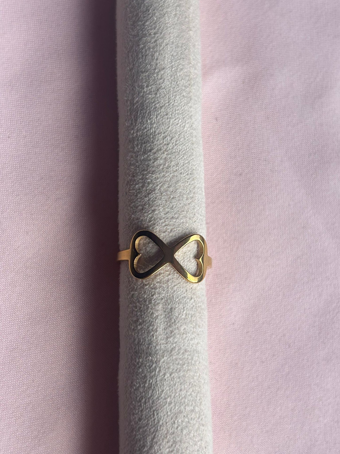 Heart bow ring